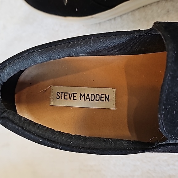 STEVE MADDEN SHOES - Picture 2 of 4